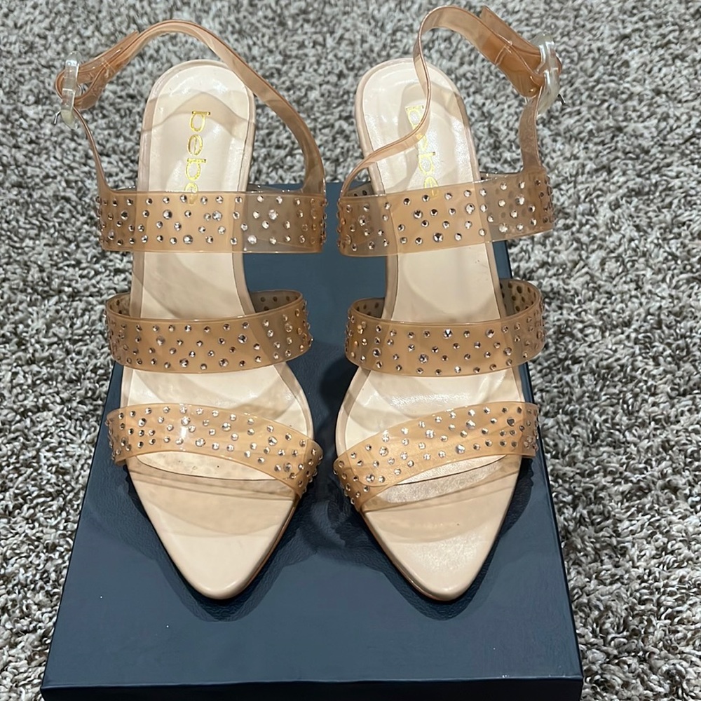 💥BRAND NEW 💥 BEBÉ Kathleen dress pump in nude color.
